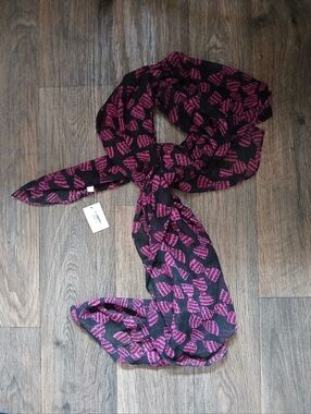 Vintage New with tags Y2K Black and Pink Chiffon Skull Print Scarf.
